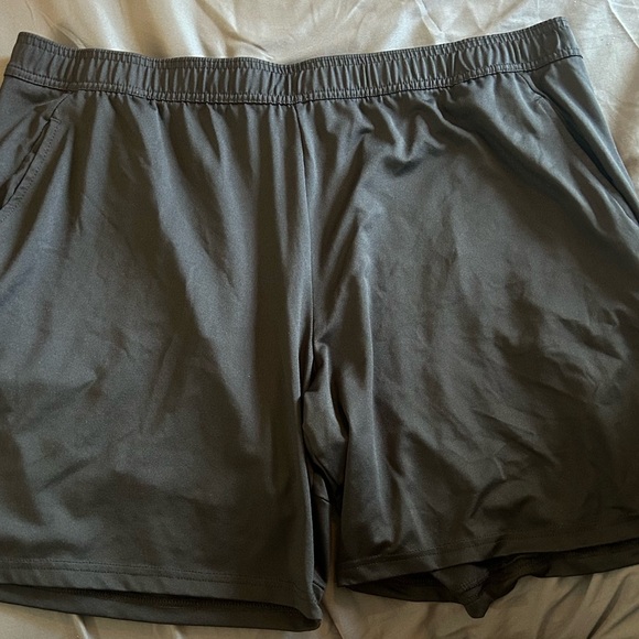 Men's Black Athletic Shorts - Picture 1 of 2